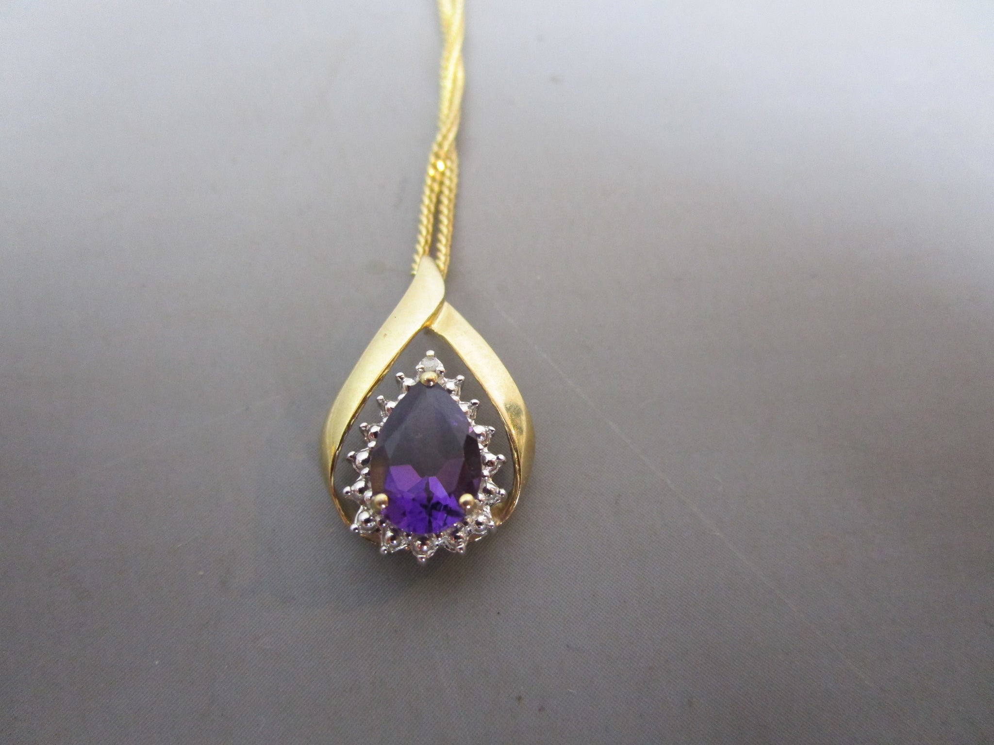 10K Amethyst Pendant On 9K Chain Necklace Vintage c1980