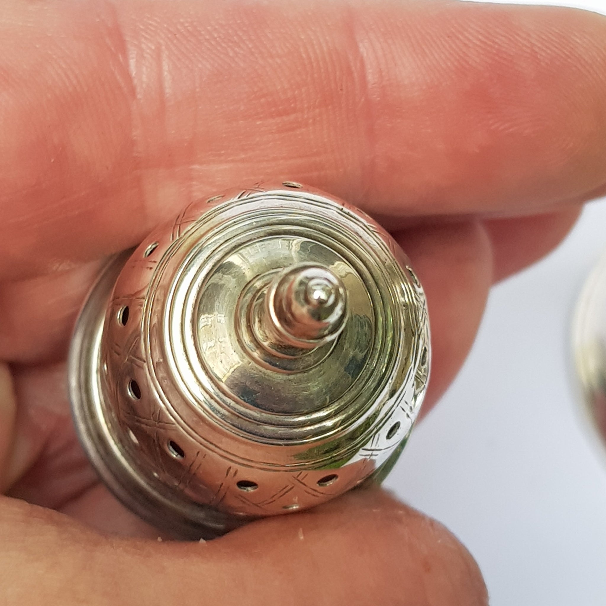 Sterling Silver Urn Pattern Muffiner Shaker Table Caster Antique Georgian London Circa 1793