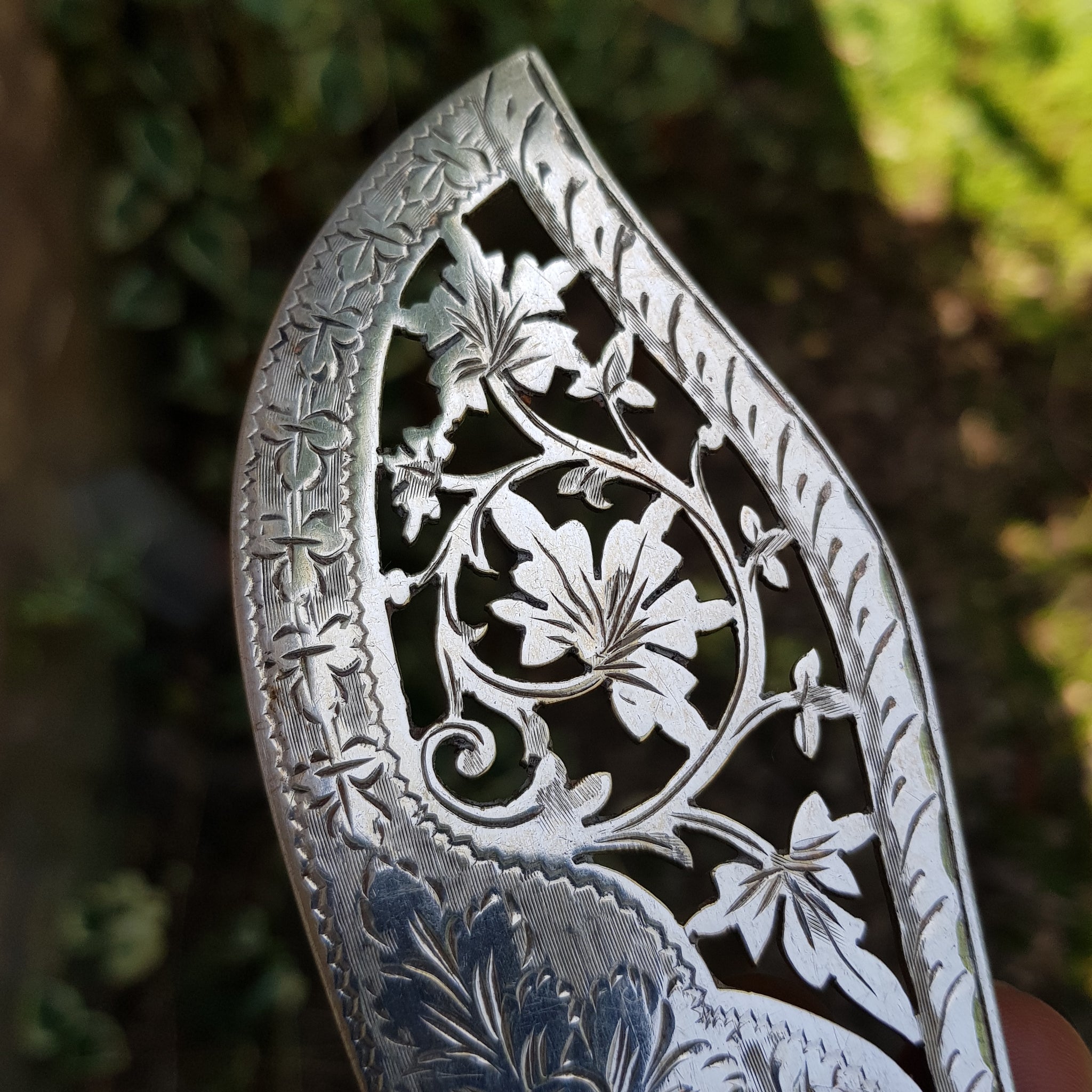 Superb Pair Of Moher Of Pearl Handled Silver Plate Mounted Fish Servers Antique Victorian Circa 1880