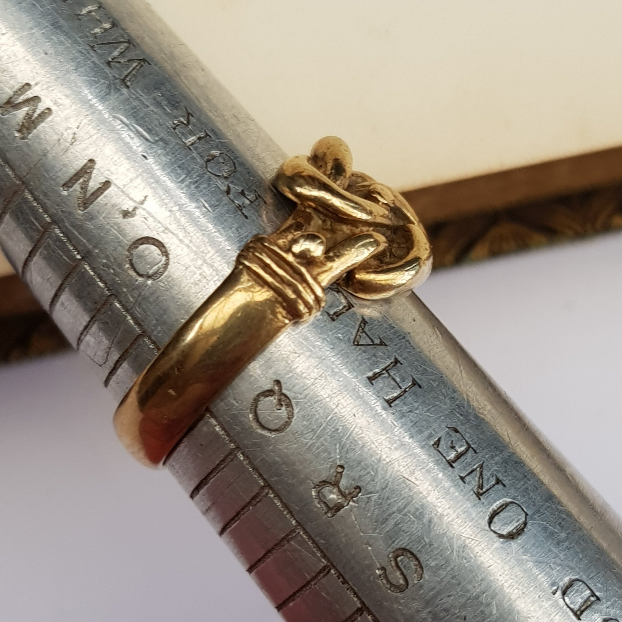 9k Gold Celtic Knot Setting Band Ring Size UK P Vintage Sheffield circa 1980's