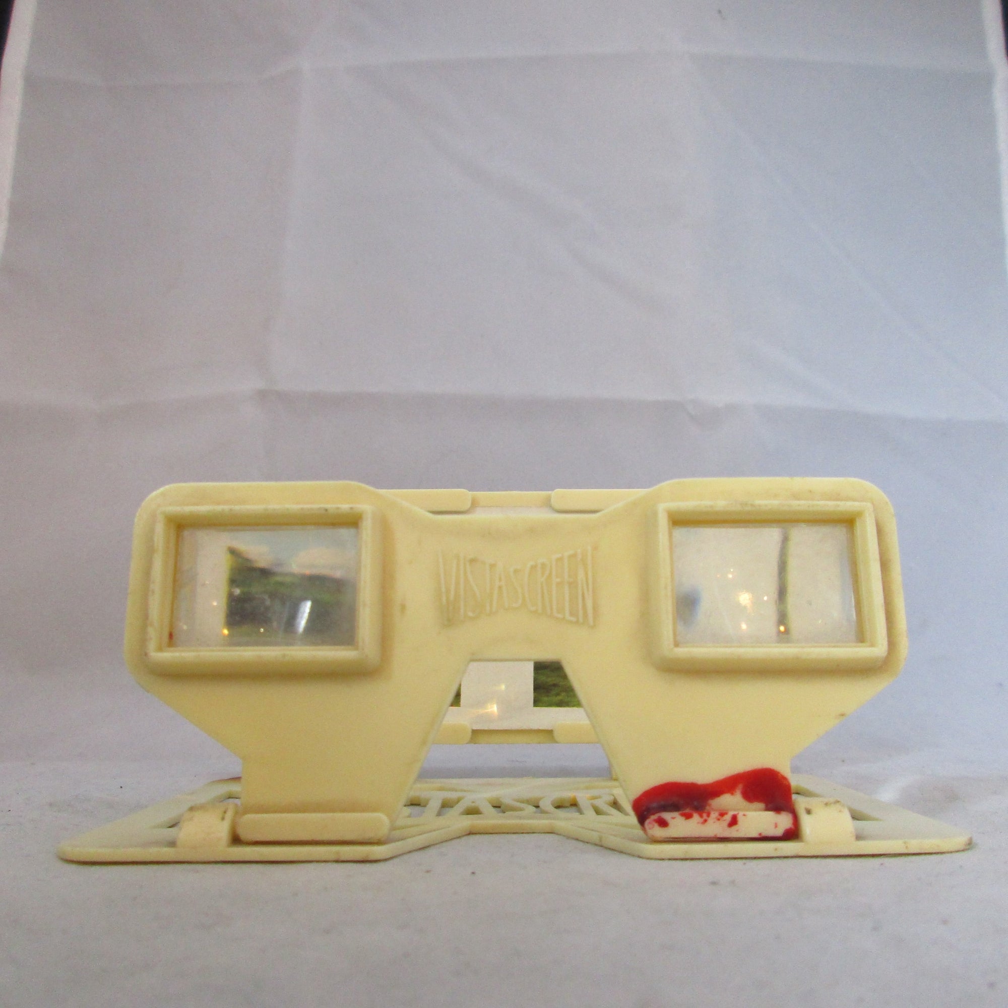 English Plastic Ivory Coloured Weetabix 3D Viewer c1960.