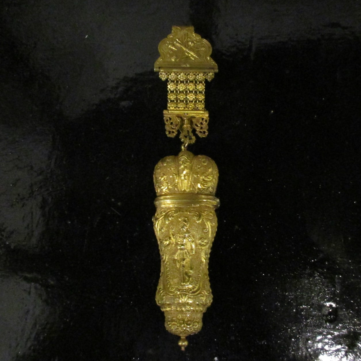 Collecting sewing antiques and collectables