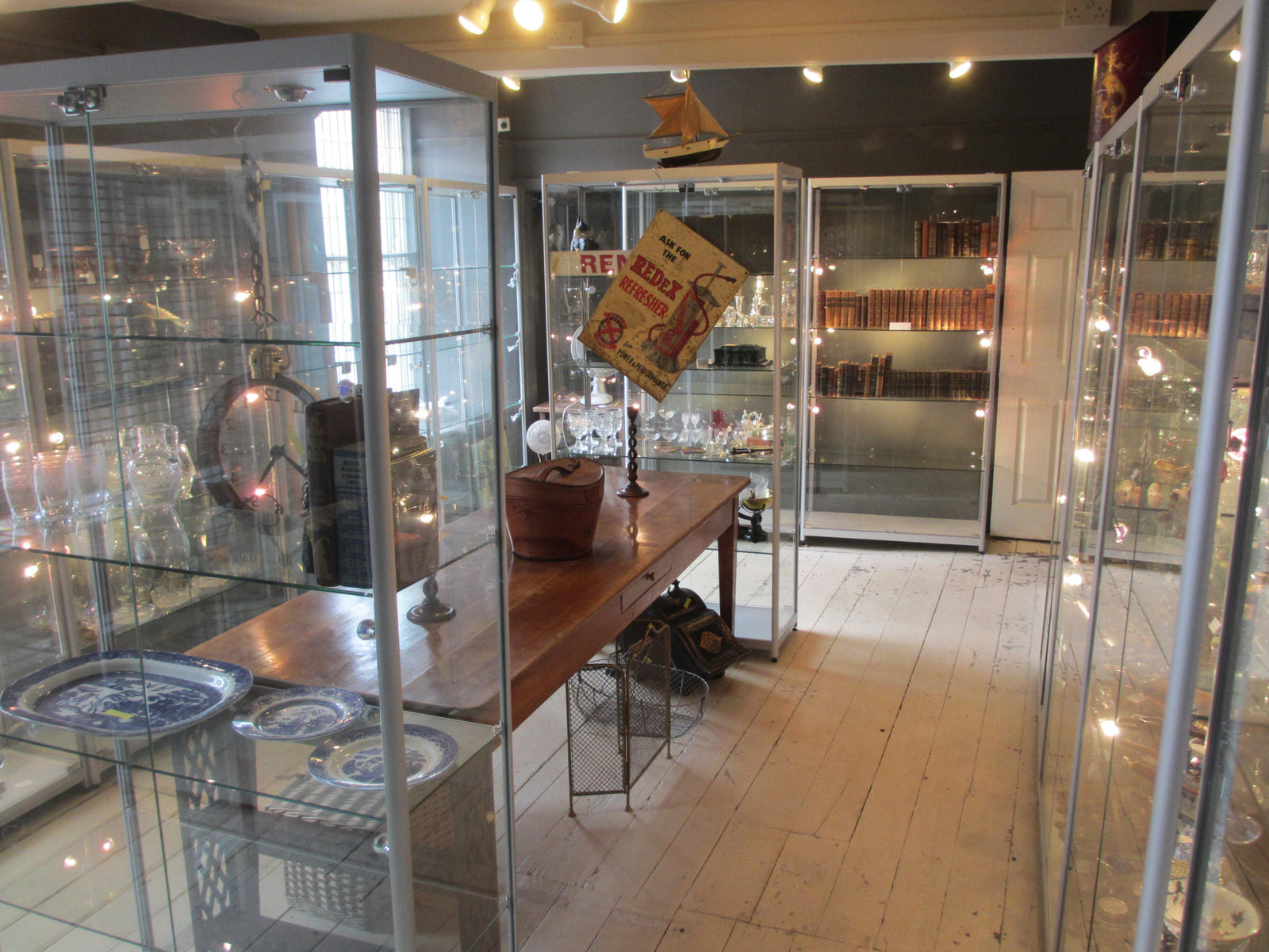 New Cabinet Room Top Banana