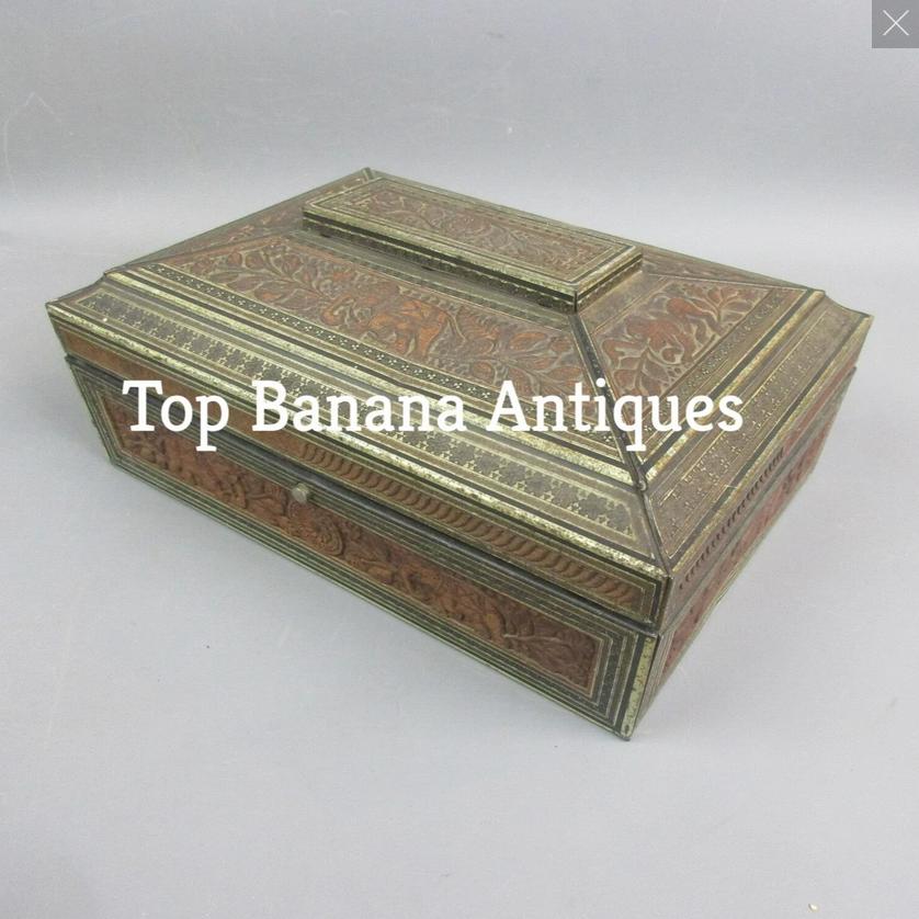 Huntley & Palmer first name in Biscuits, first name in tin collecting