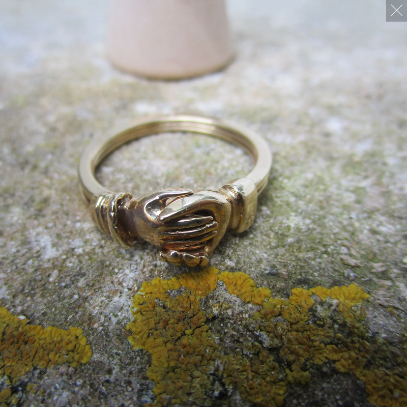 Fede Rings: A Handshake with History