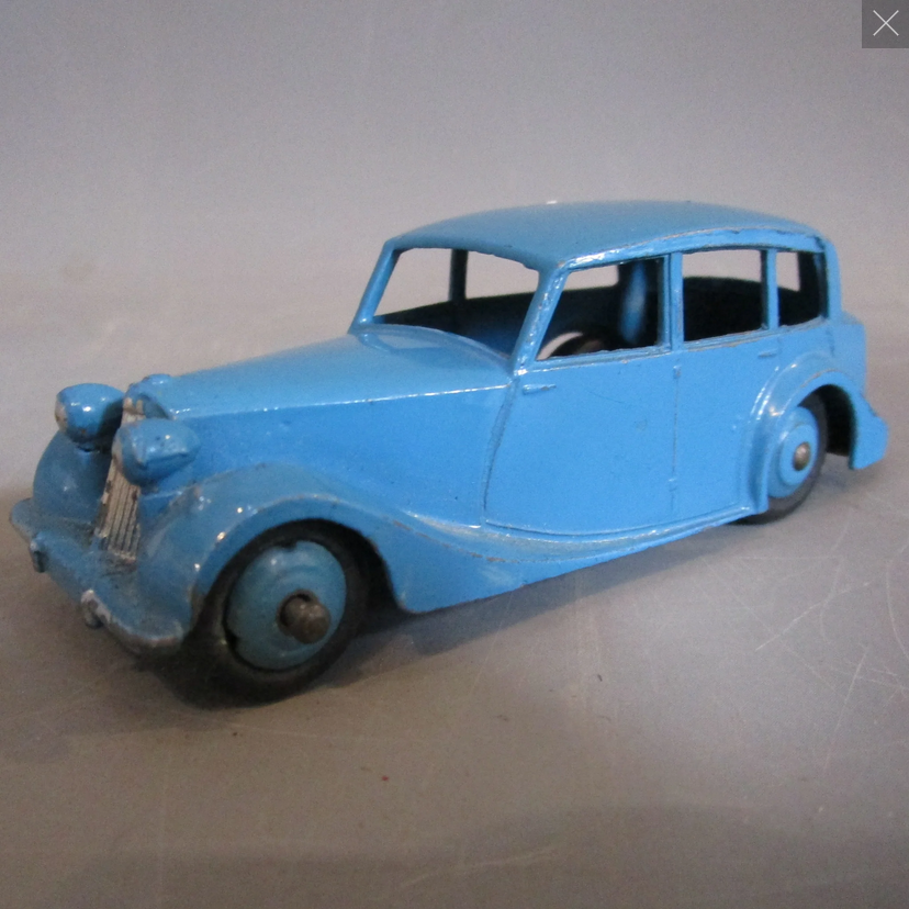 No congestion charge in Tetbury and free unlimited parking outside Top Banana Antiques