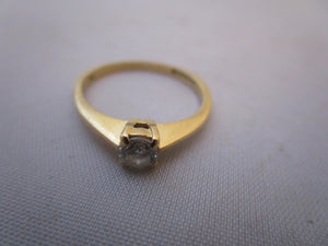 18K Gold And 0.25ct Diamond Solitaire Ring c1980