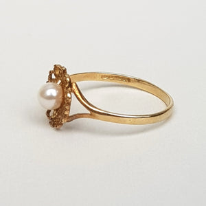 9k Gold Ornate Floral Cannettile Setting Natural Pearl Solitaire Ring Size UK O Vintage Sheffield Circa 1998