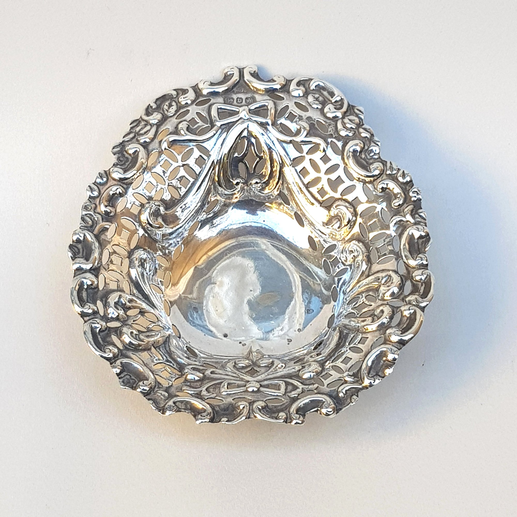 Sterling Silver Fretted Repousse Lovers Knot Foliate Detail Trinket Dish Antique Victorian Birmingham circa 1888