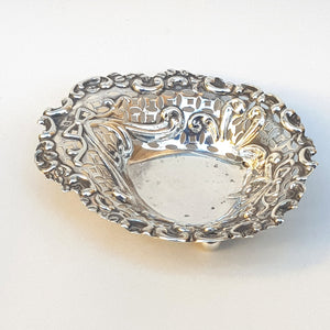 Sterling Silver Fretted Repousse Lovers Knot Foliate Detail Trinket Dish Antique Victorian Birmingham circa 1888