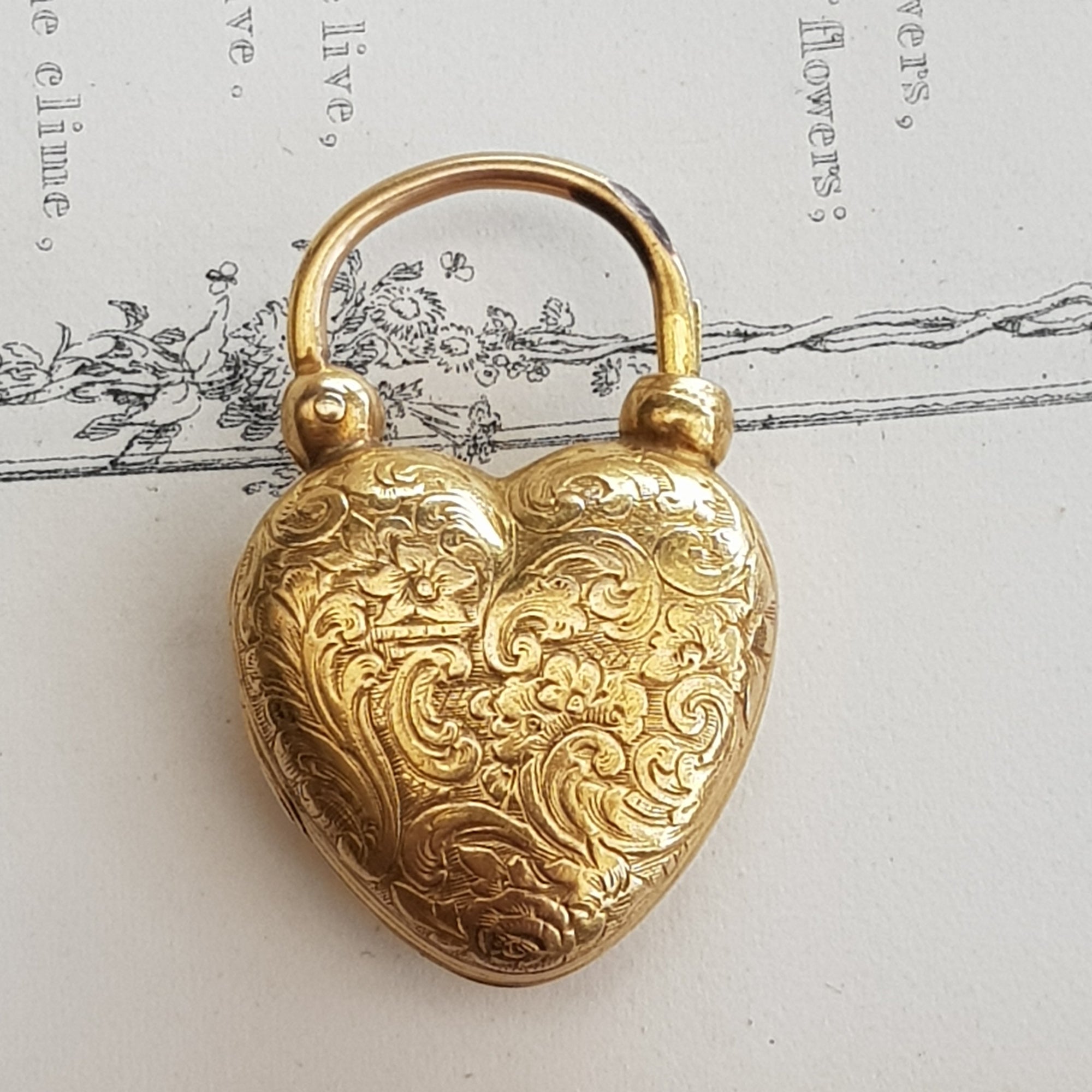 15k Gold Rare Foliate Chased Heart Shaped Picture Locket Antique Victorian circa 1870