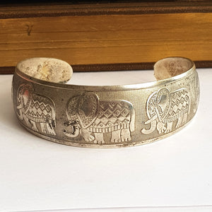 Continental Solid Silver Elephant Decorated Bangle Vintage Retro circa 1940's