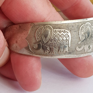 Continental Solid Silver Elephant Decorated Bangle Vintage Retro circa 1940's