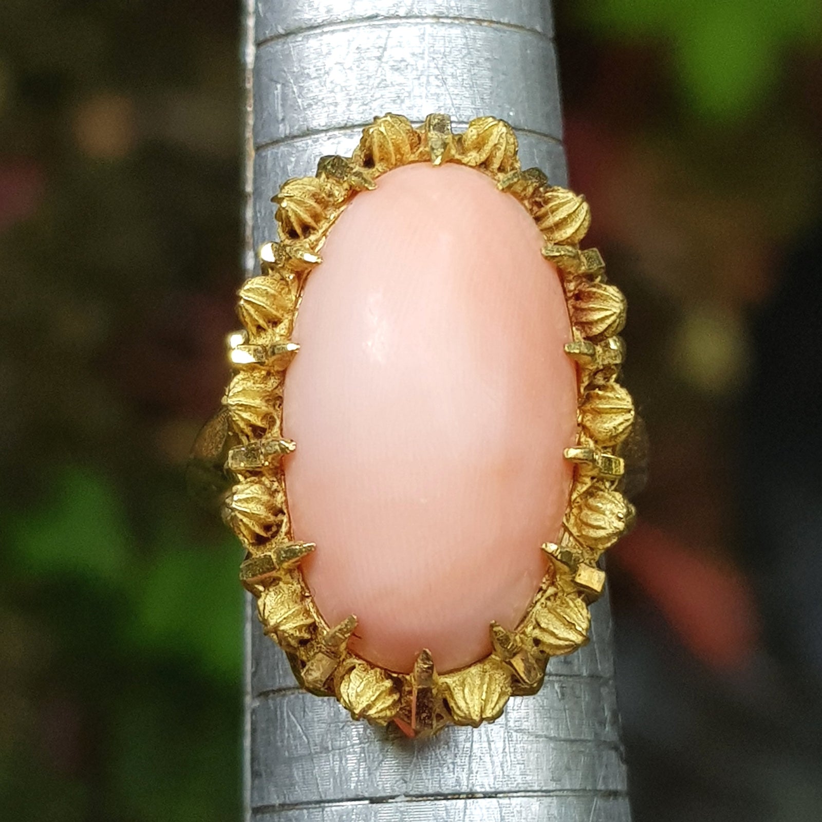 18k Gold Angel Coral Cabochon Large Setting Floral Design Ring Italy Vintage 20th Century