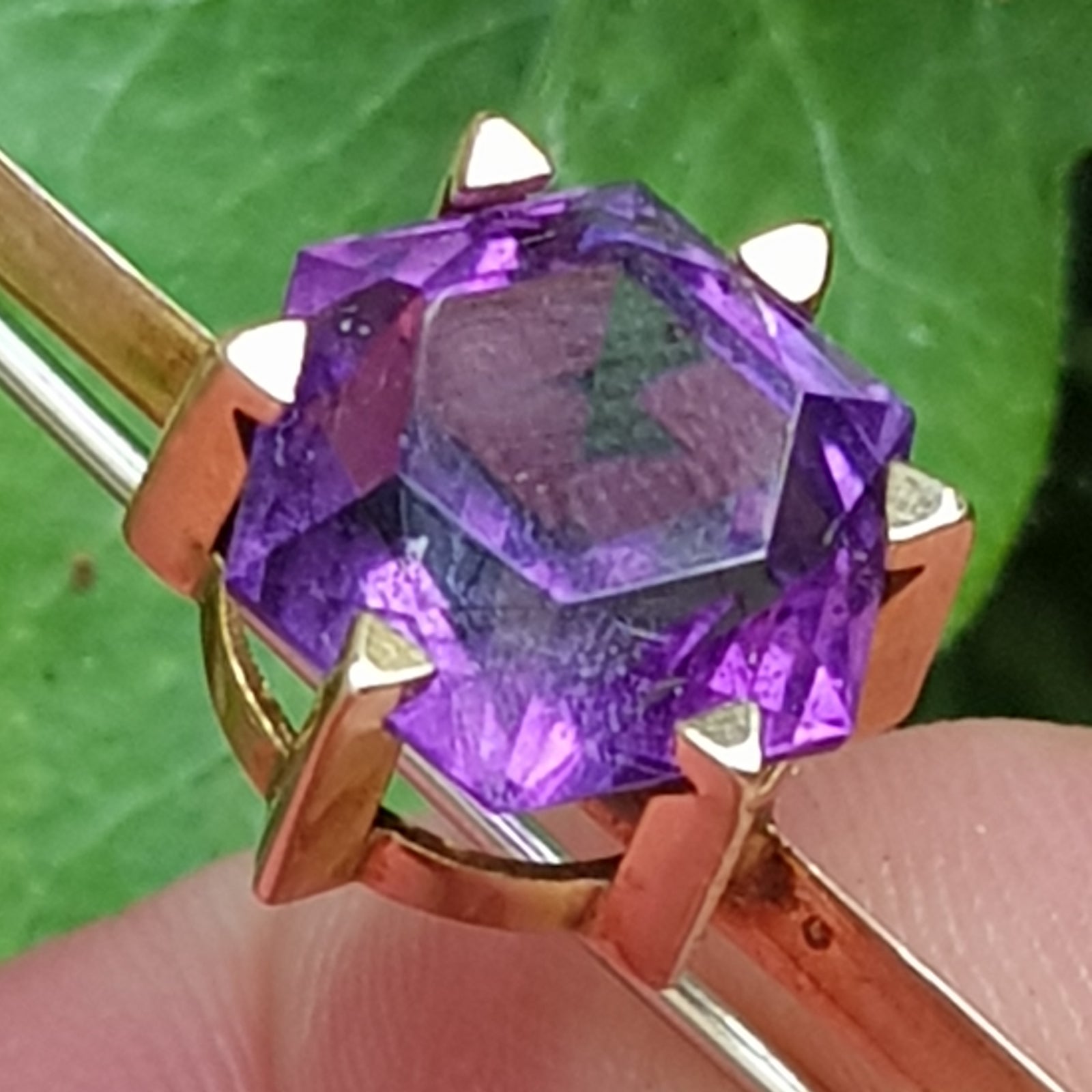 15k Gold Hexagonal Cut Amethyst Set Bar Brooch Antique Victorian Circa 1880's