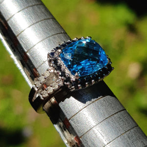 9k White Gold Topaz Sapphire And Diamond Cocktail Ring Size UK I 1/2 Circa 2000