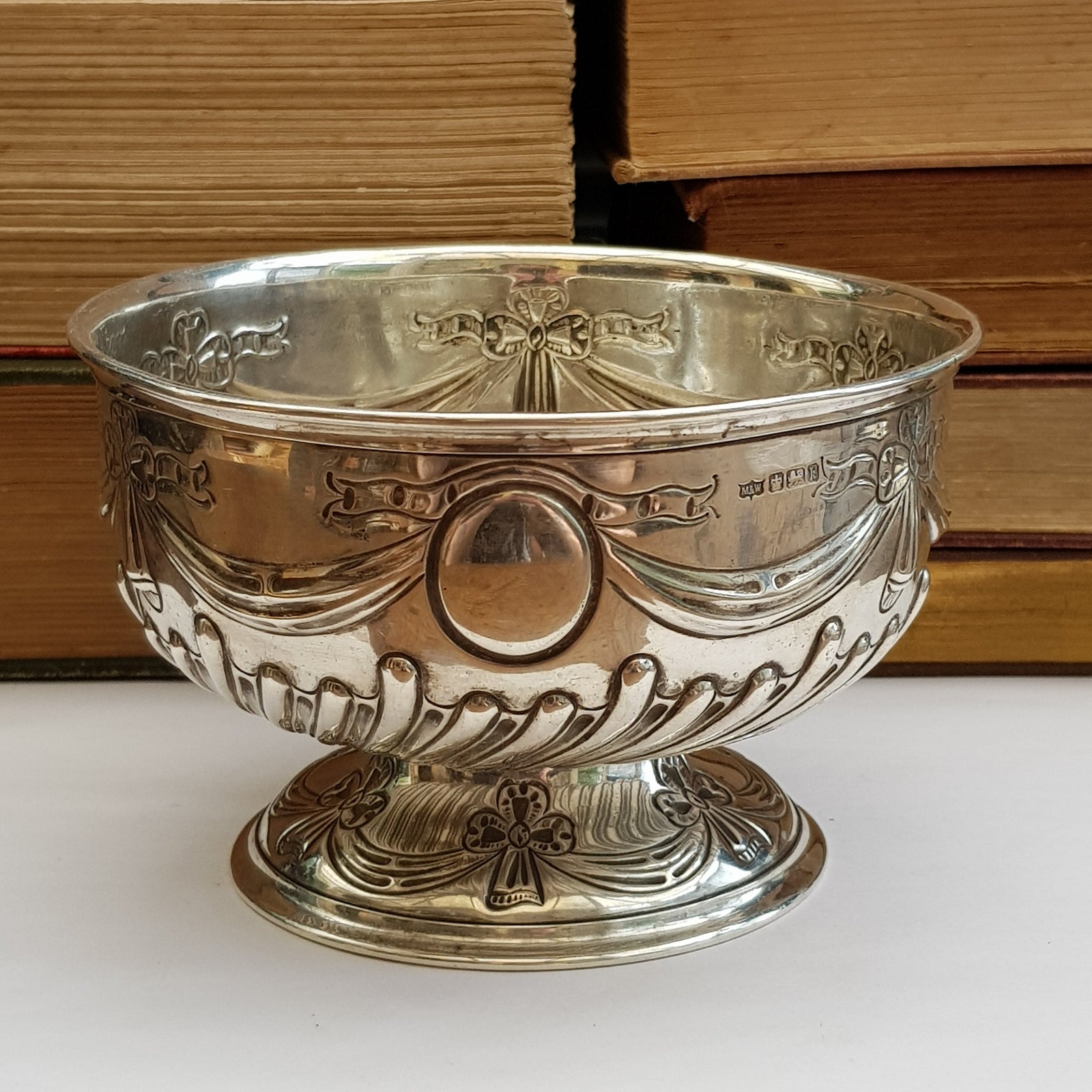 Sterling Silver Lovers Knot Swag Gallery Pattern Bowl Antique London circa 1925