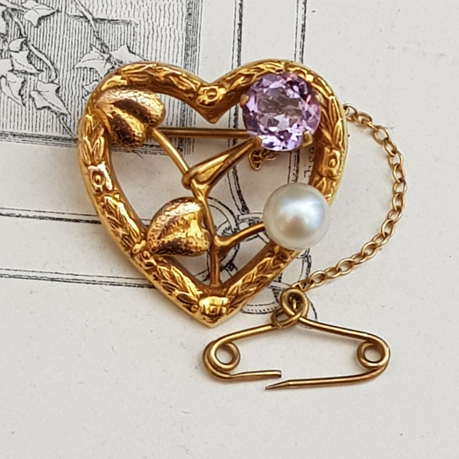 9k Gold Pearl & Amethyst Victorian Love Heart Brooch Vintage Edinburgh Circa 1961