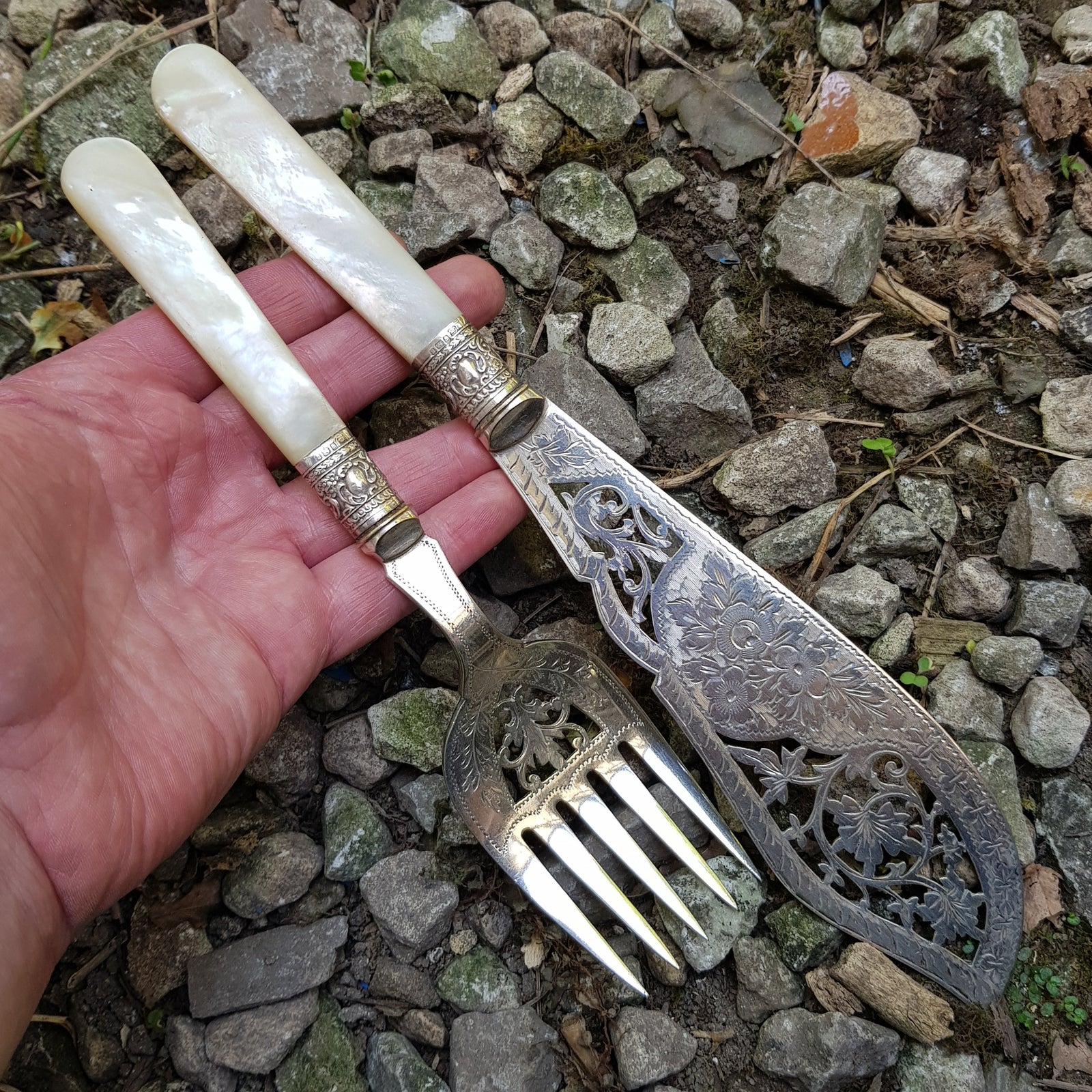 Superb Pair Of Moher Of Pearl Handled Silver Plate Mounted Fish Servers Antique Victorian Circa 1880