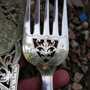 Superb Pair Of Moher Of Pearl Handled Silver Plate Mounted Fish Servers Antique Victorian Circa 1880