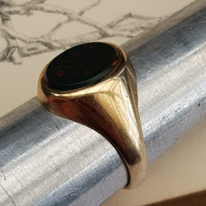 9k Gold Bloodstone Agate Signet Style Ring Size UK S Antique circa 1919
