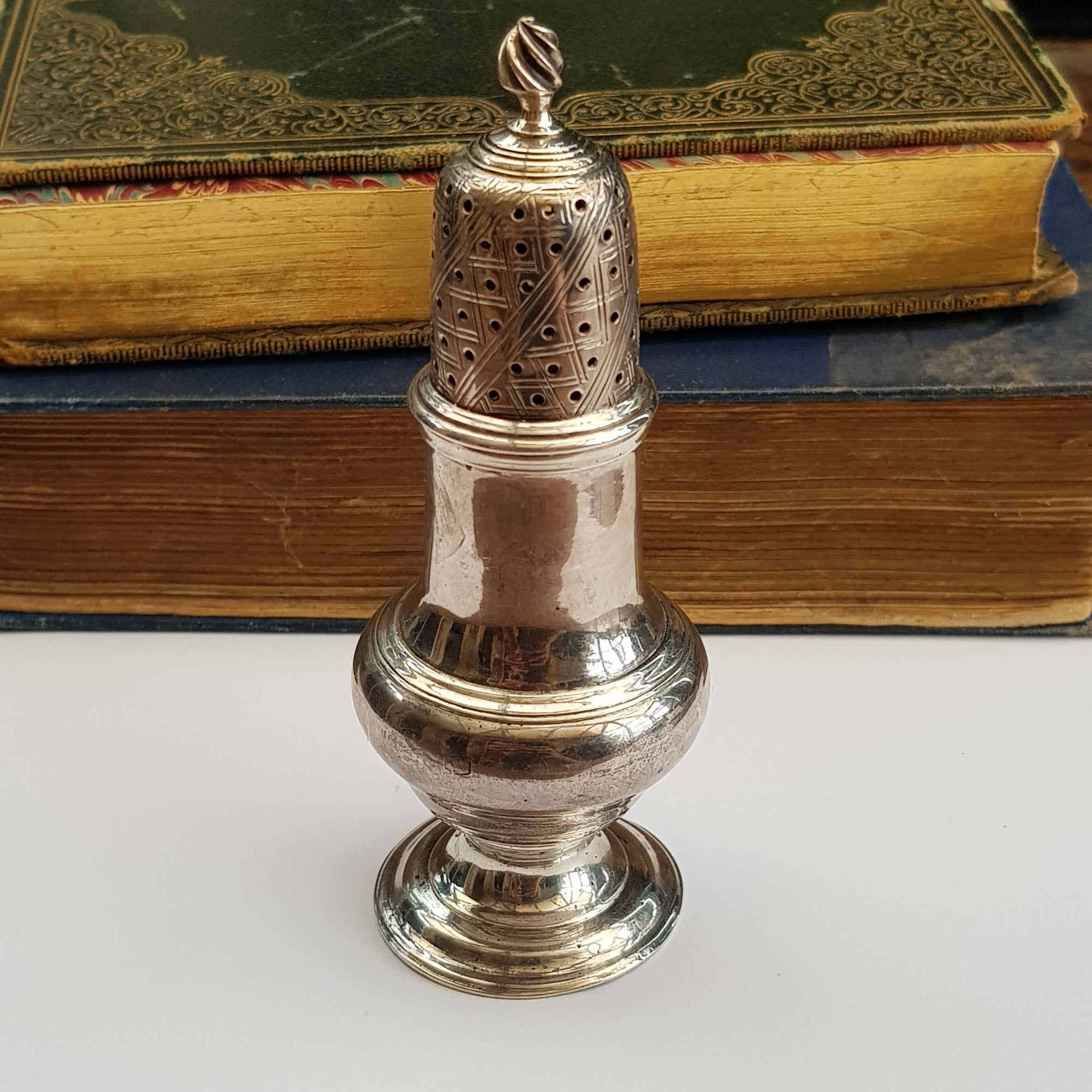 Sterling Silver Lattice Terminal Pepperette Antique Georgian London circa 1773