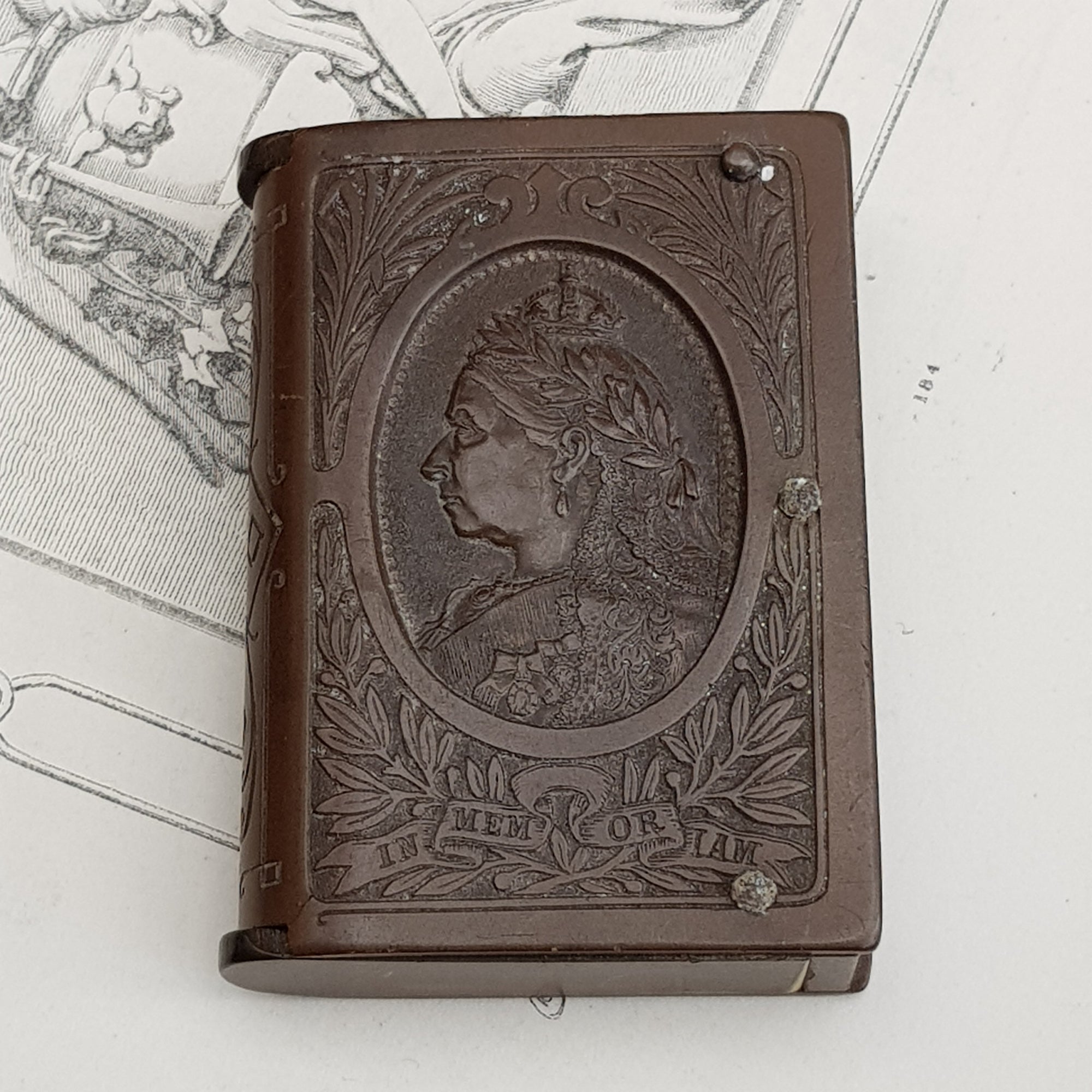 Vulcanite Pocket Match Vesta Queen Victoria In Memoriam Antique circa 1901
