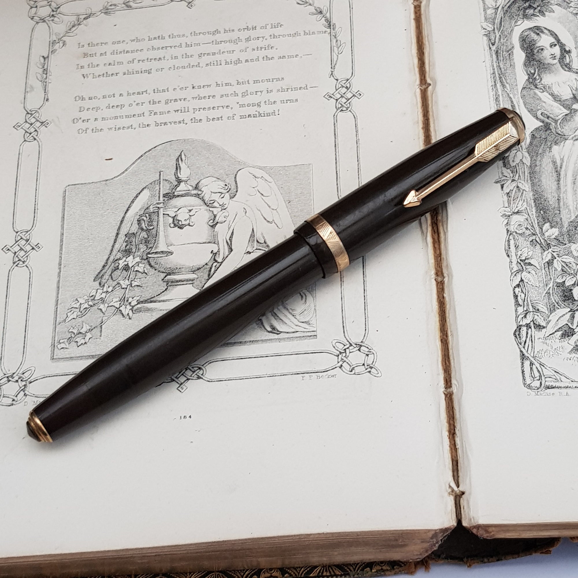 G.E.O S. Parker Duo fold Black Resin Fountain Pen With 14k Nib Vintage Circa 1930's