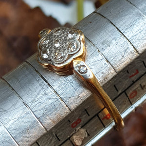 Antique 18k Gold And Platinum Diamond Set Daisy Ring Size UK O 1/2 Antique Circa 1915