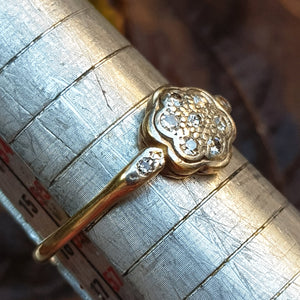 Antique 18k Gold And Platinum Diamond Set Daisy Ring Size UK O 1/2 Antique Circa 1915