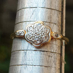 Antique 18k Gold And Platinum Diamond Set Daisy Ring Size UK O 1/2 Antique Circa 1915