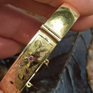 9k Gold Metal Core Ruby Set Floral Engraved Bangle Vintage Retro Circa 1940's