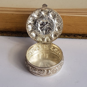 Sterling Silver English Rose And Clover Leaf Round Drum Pill Box Vintage Circa 1980's