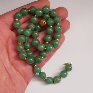 14k Gold Fitted 18 Inch Jade Beaded Necklace Vintage Circa 1970's