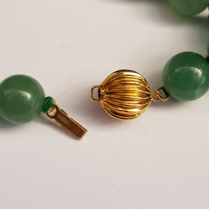 14k Gold Fitted 18 Inch Jade Beaded Necklace Vintage Circa 1970's