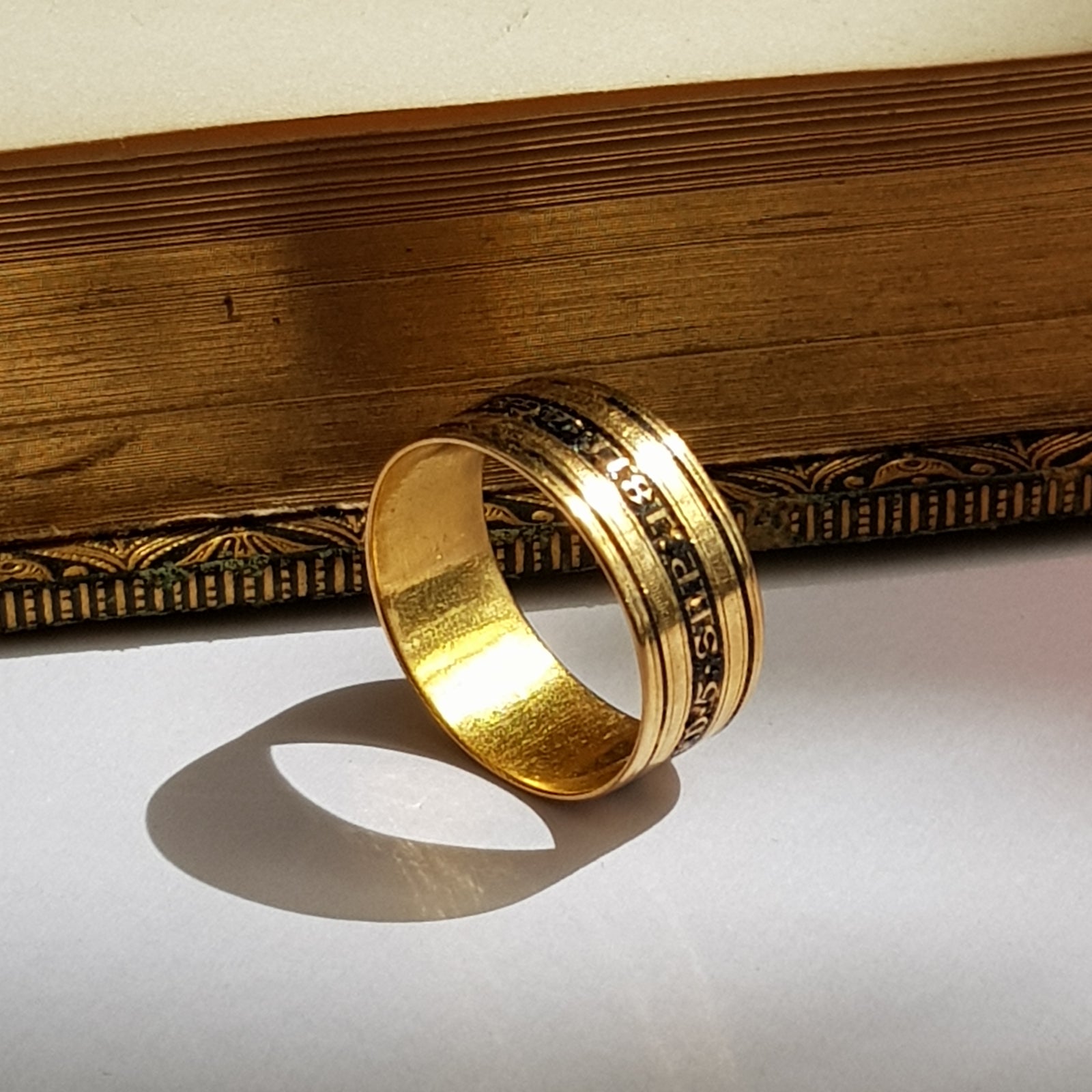 18k Gold Black Enamel Memento Mori Ring Size UK Q Named Antique Georgian London Circa 1811