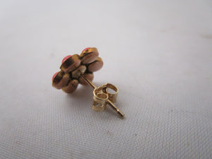9K Gold And Coral Floral Cluster Stud Earrings Vintage c1980