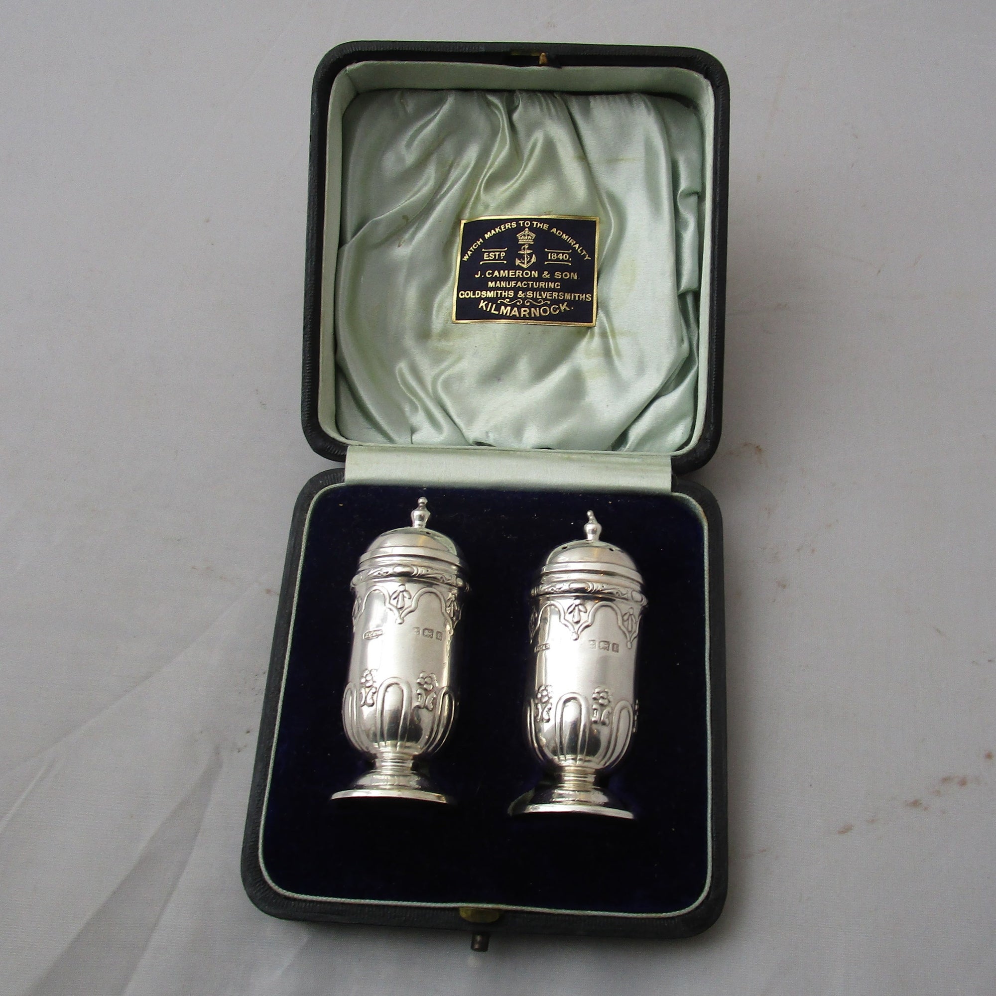 Boxed Pair Of Sterling Silver Pepperettes Antique Edwardian Birmingham 1905