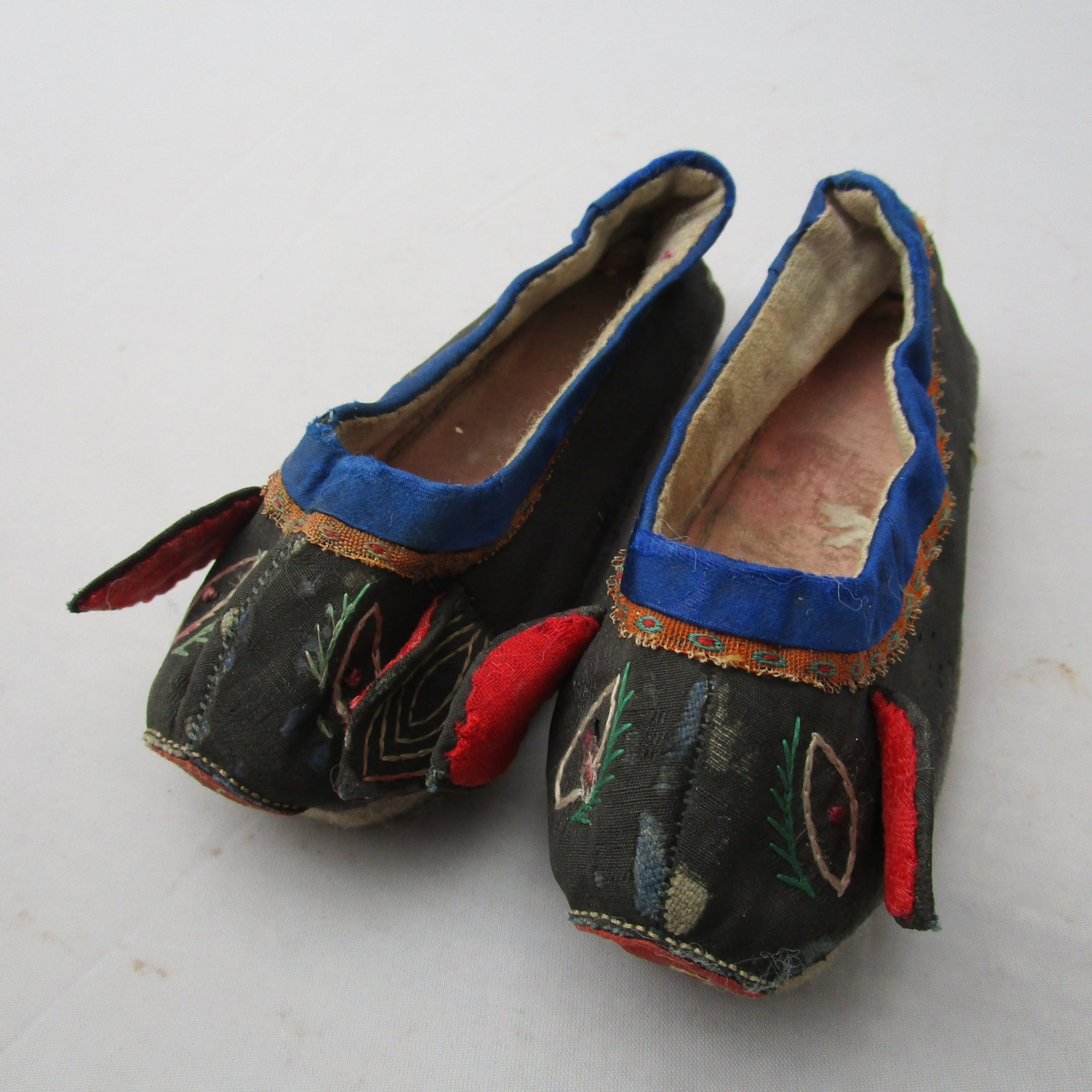 Pair Of Silk Chinese Year Of The Pig Childs Shoes Vintage c1971