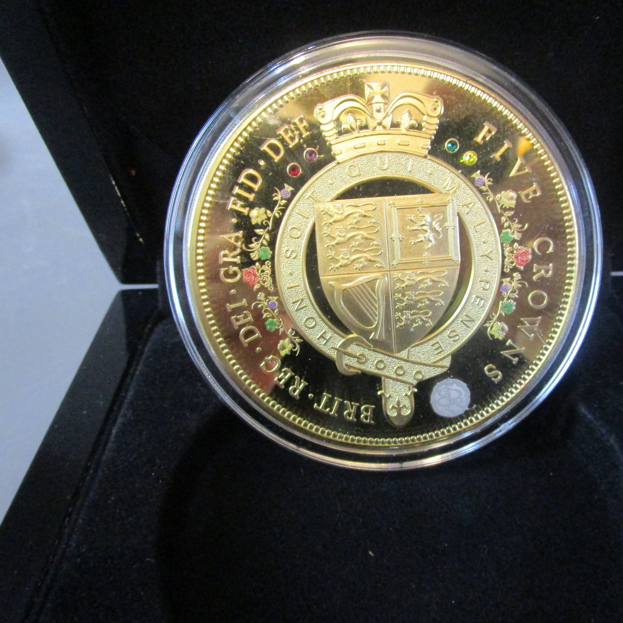 Gold Gilt Proof Five Crowns Bejewelled coin Boxed Vintage dated 2014