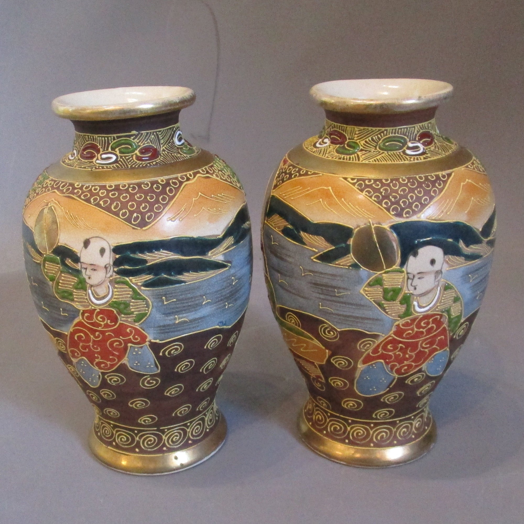 Pair Of Japanese Satsuma Style Moriage Hand Painted And Glided Vases Antique Edwardian 20th Century