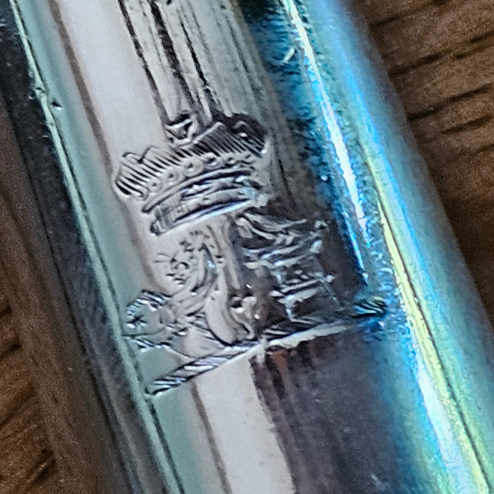 Heraldic Crest English Sterling Silver Marrow Scoop by William Eley I, William Fearn & William Chawner Antique Georgian