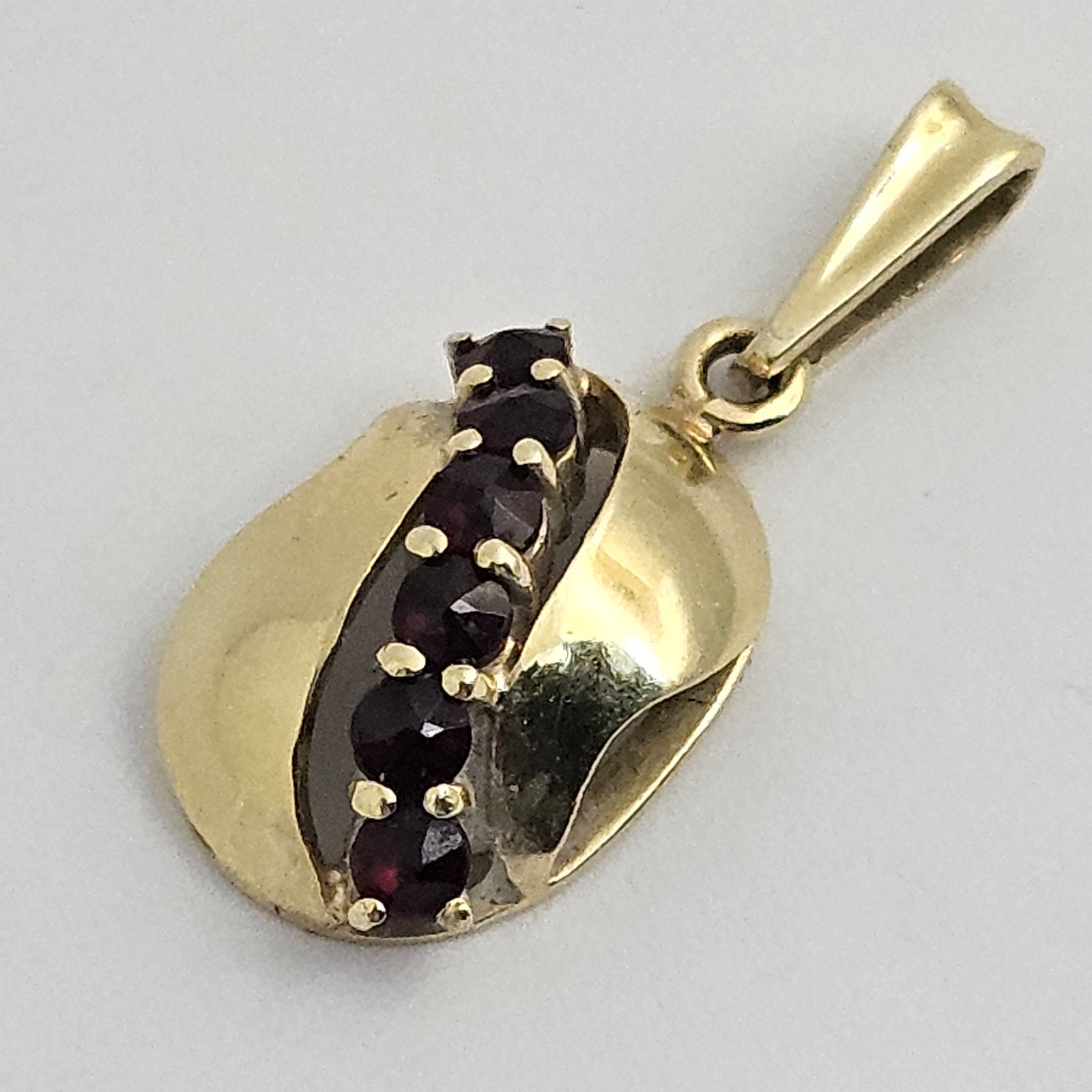 Garnet in 14k Gold Pendant Vintage c1980
