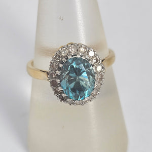 Blue Topaz and Diamond 18k Gold Cluster Ring Vintage