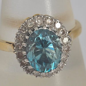 Blue Topaz and Diamond 18k Gold Cluster Ring Vintage