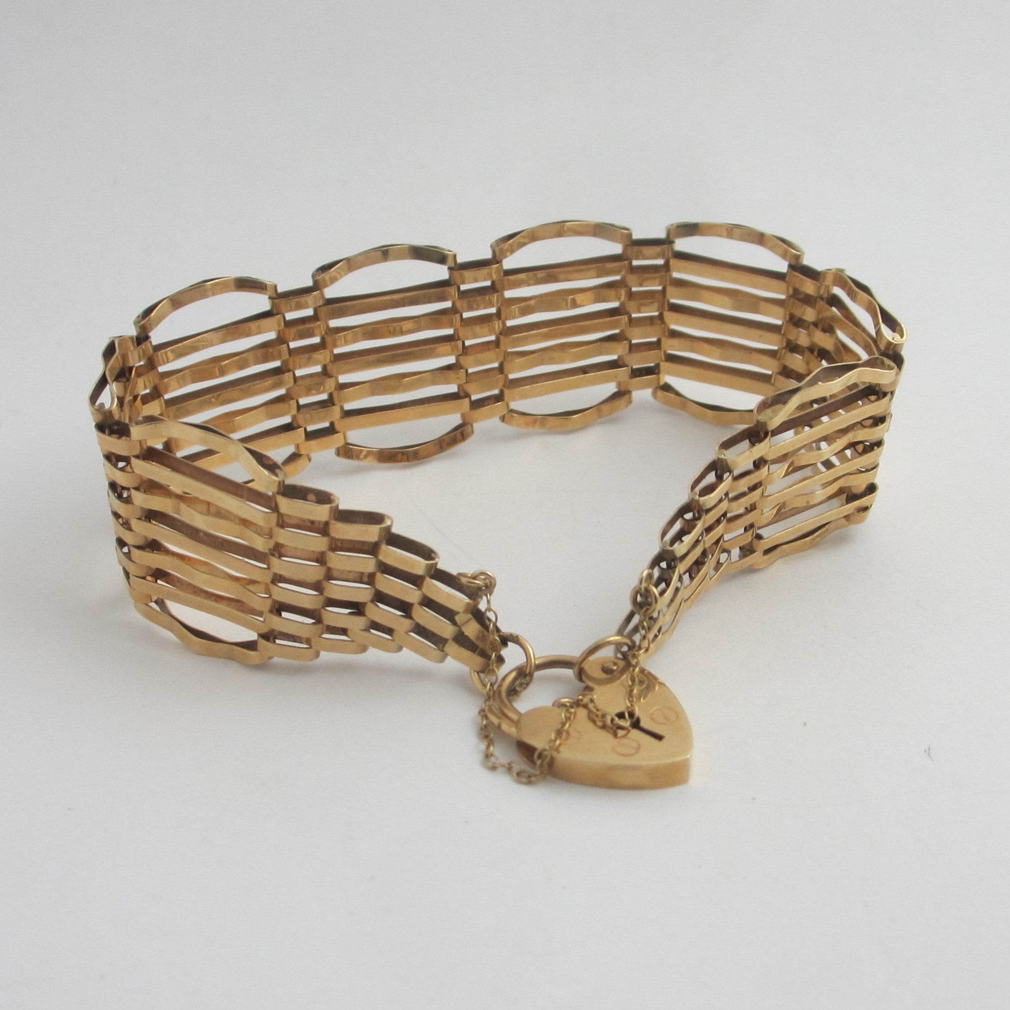 7 Bar Gate Bracelet in 9k Gold heart Padlock Clasp Vintage 1981