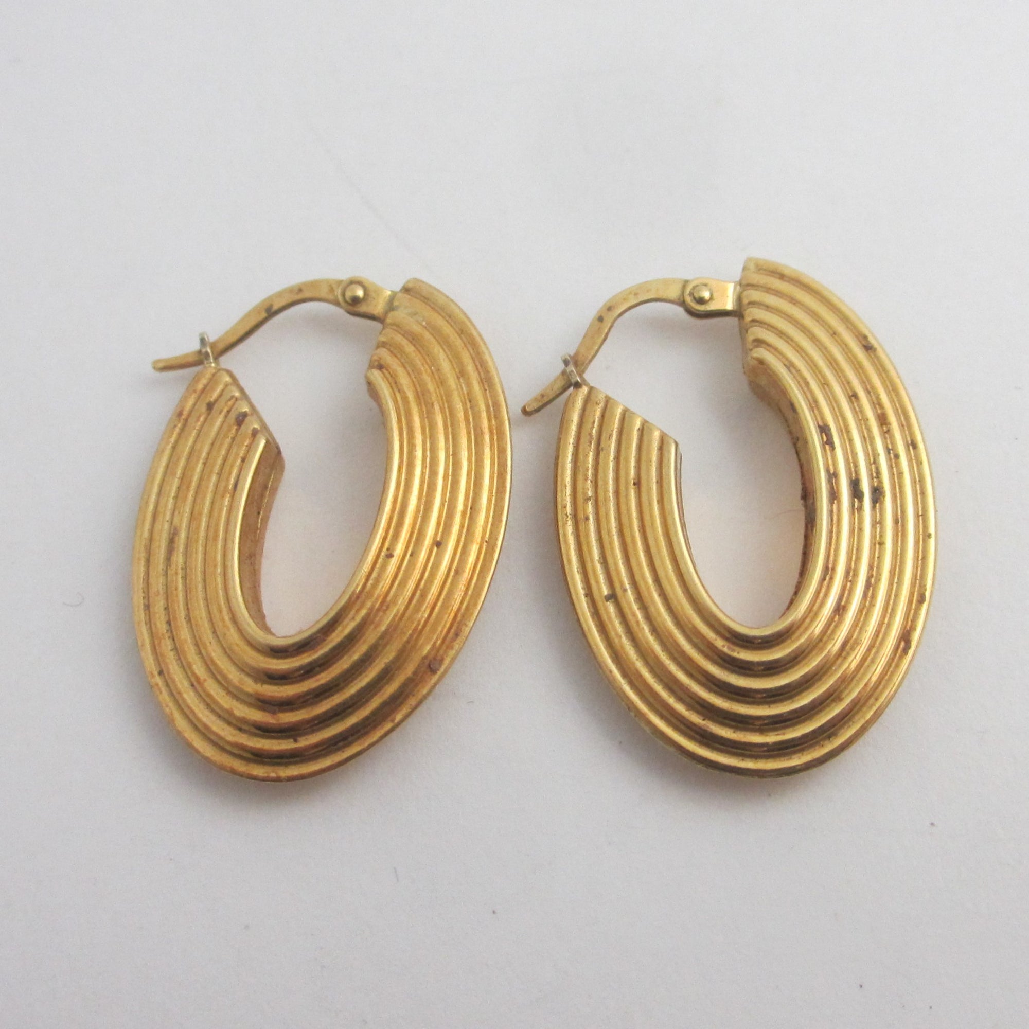 9k Gold Sleeper Hoop Pendant Earrings Vintage c1980