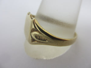 Shield Signet Ring in 9k Gold Vintage 1960