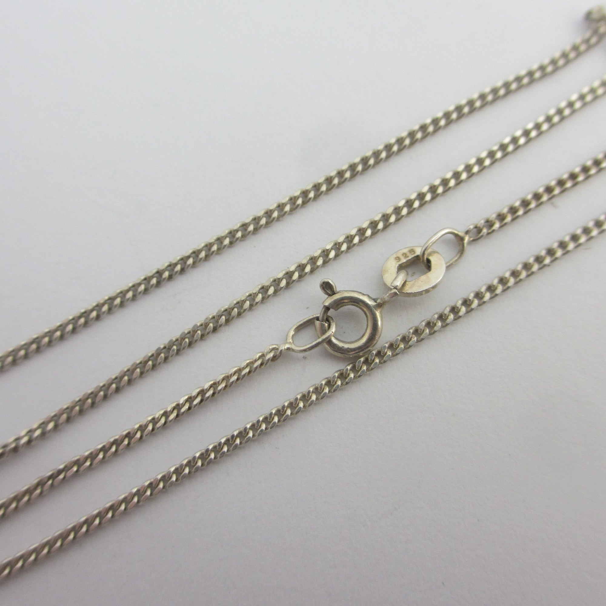 Fine Curb Link Sterling Silver Chain Necklace 45.8cm / 18.0" Vintage c1980